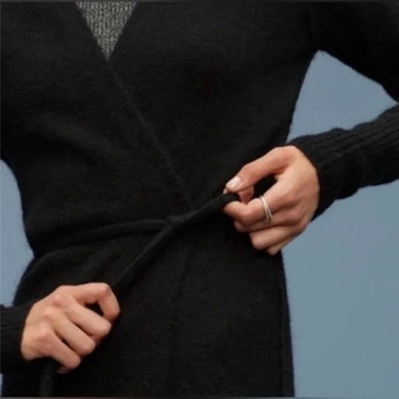 Wilfred Free Aritzia Black Wool Alpaca Wrap Ballet Sweater Small - Picture 2 of 9